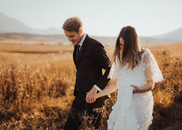 8 Tips on How to Choose the Right Photographer for your Engagement Photos